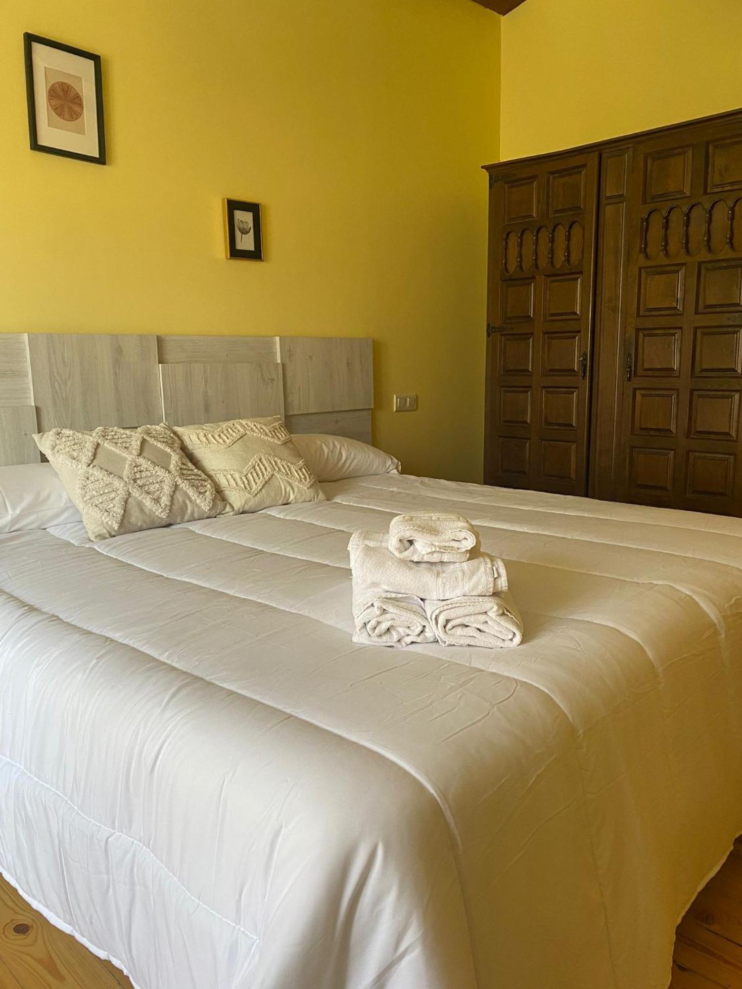 Hotel Restaurante Agapio De Tresnino Quintanilla de Onesimo Luaran gambar