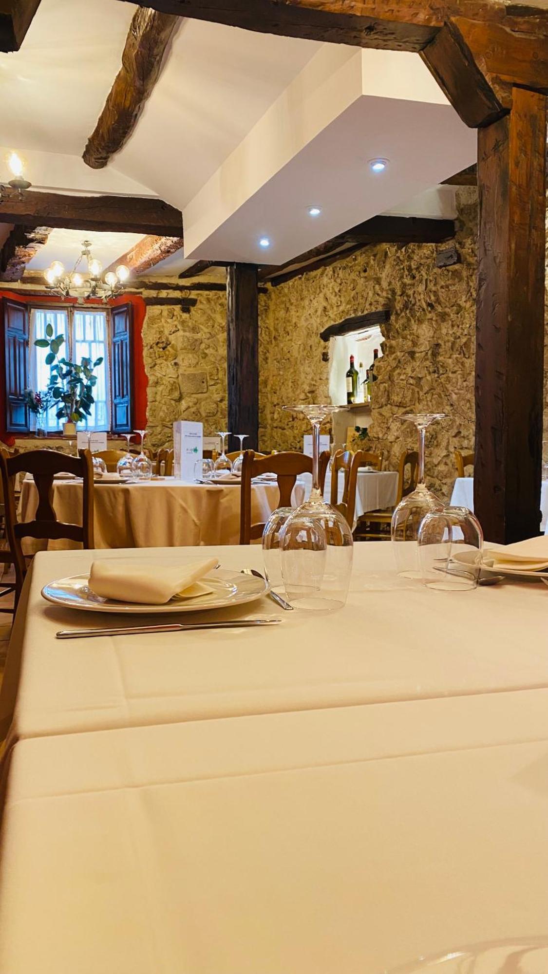 Hotel Restaurante Agapio De Tresnino Quintanilla de Onesimo Luaran gambar