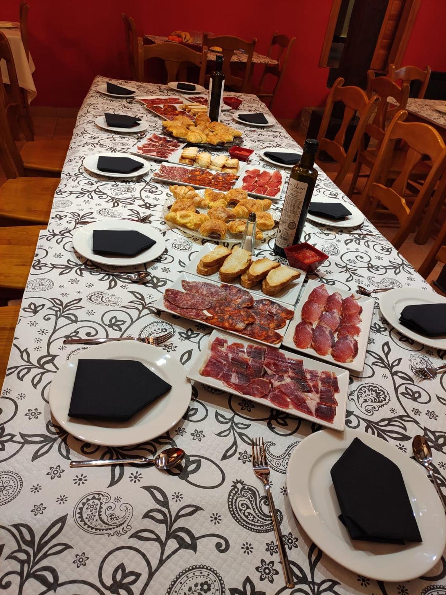 Hotel Restaurante Agapio De Tresnino Quintanilla de Onesimo Luaran gambar